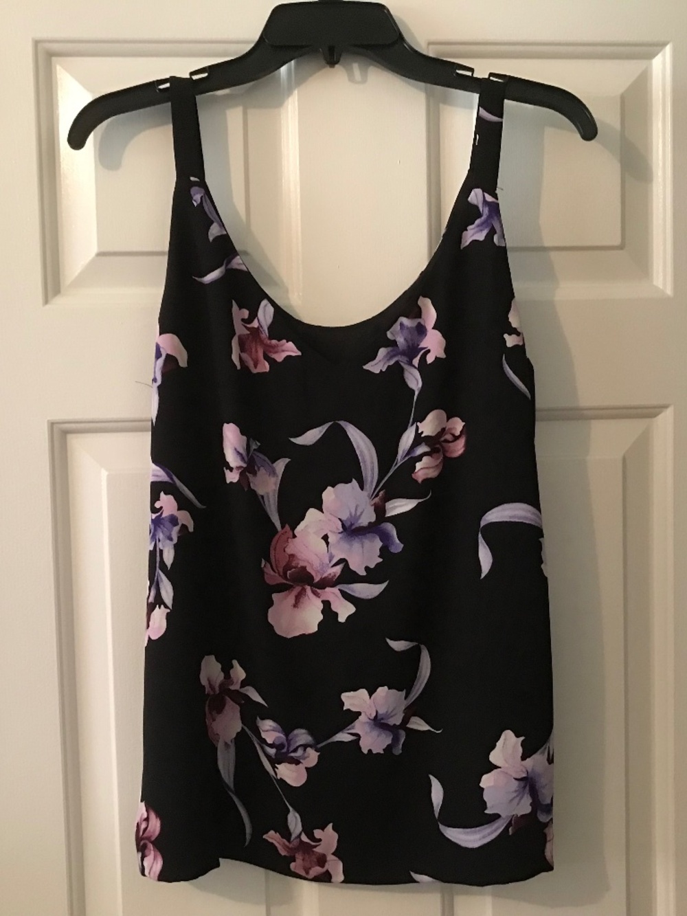 White House Black Market The Ultimate Reversible Tank Black/Floral Size M